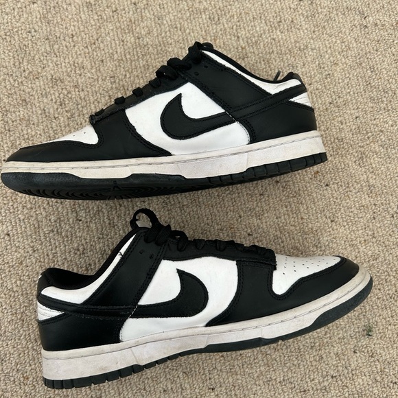 Nike Panda Dunks - Picture 3 of 5